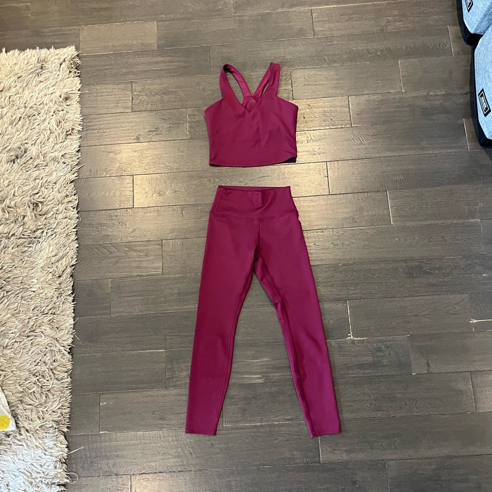 ALO Yoga Wild Berry Top and Leggings Set (Size Small)